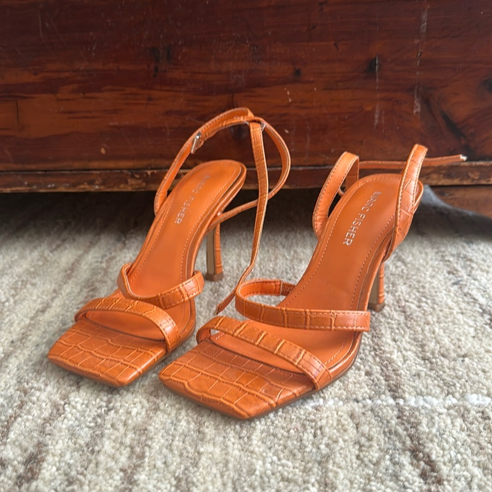 Marc fisher croc heel